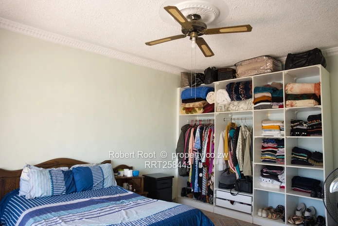 Spacious 5-Bed Westgate Home with Borehole & Large Bedrooms