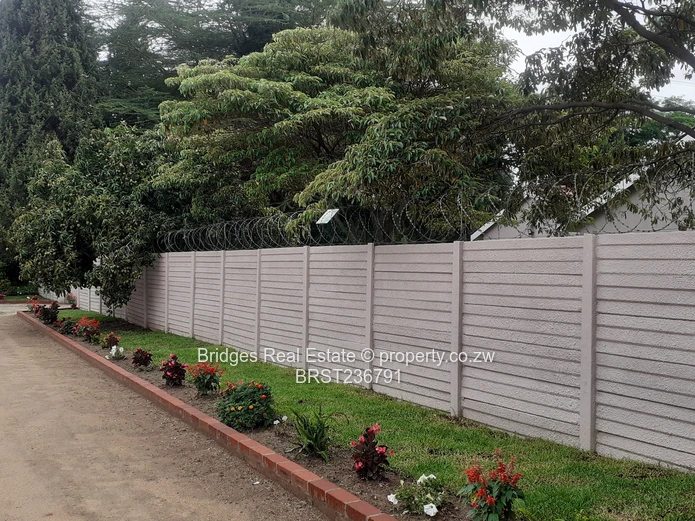 4 bed house to behold and live in ! 