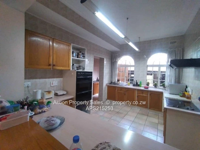 Neat Family Town House! 