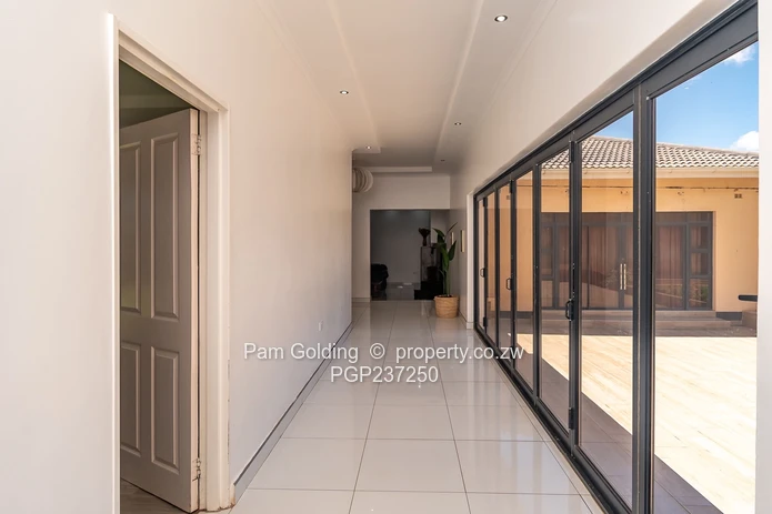 Executive House for Sale (Sole Mandate)