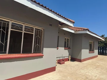 NEW MARLBOROUGH RED ROOFS house to rent