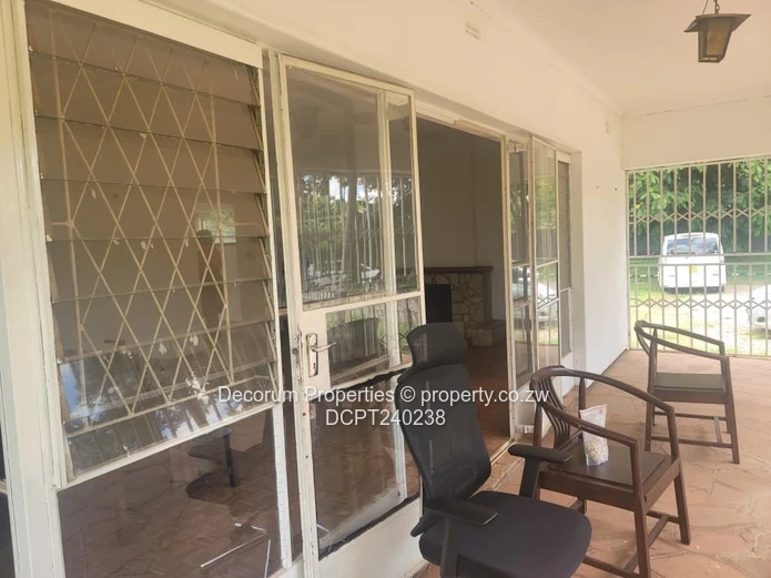 Pomona 4-Bed on 4,055m² — Pool, Borehole & Garage