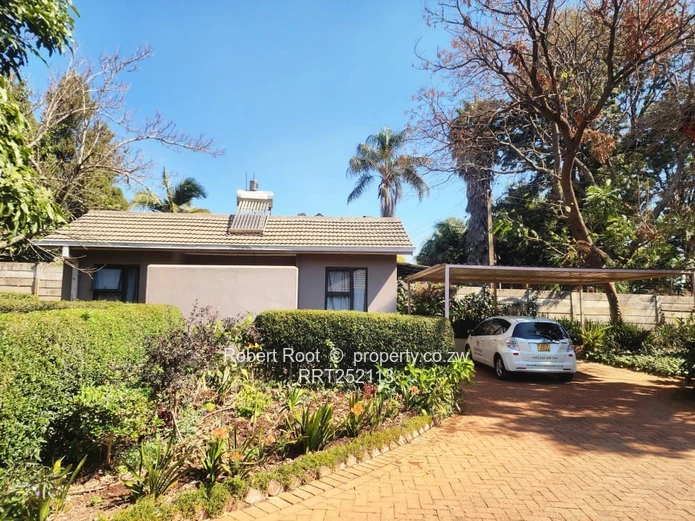  Spacious Family Home with Cottage in Mandara To Let
