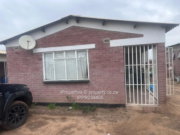 Neat 3-Bedroom Home in Stoneridge (200sqm)