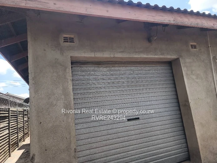 Spacious 4 Beds Glen View Home — Garage & Water Tank (Sole Mandate)