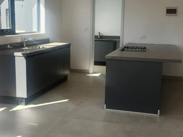 4 Bedroom Garden Flat