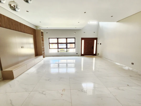 3 Bedroom Flat & Apartment