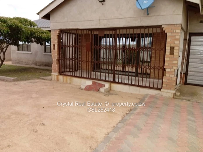  Chitungwiza Zengeza 4 House (Sole Mandate)