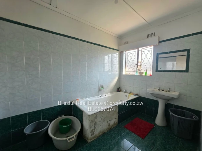 3-bedroom house for rent in Westgate