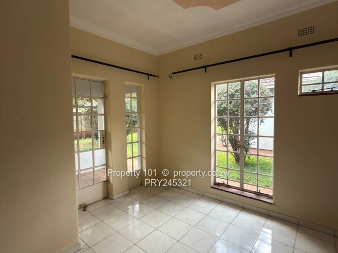 Price on application-Rental 5 bedrooms house in Borrowdale west