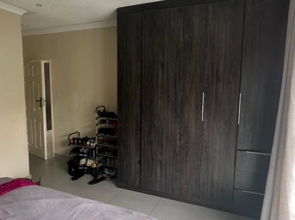 3 Bedroom Flat & Apartment