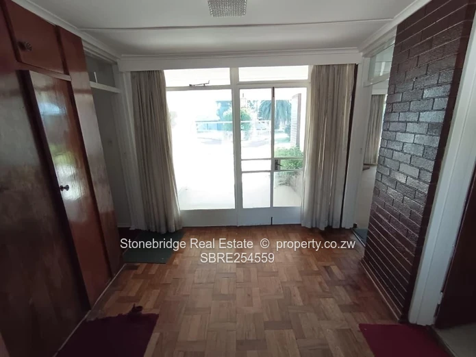 3 Bedroom House in Hillside For Sale