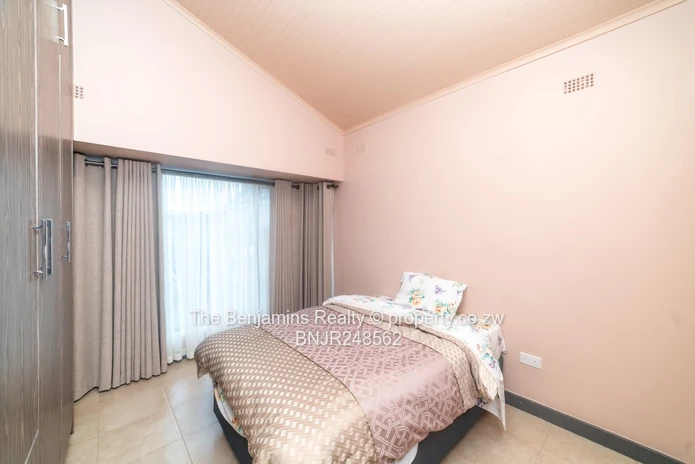 Spacious 3 Bedroom Apartment in Avondale
