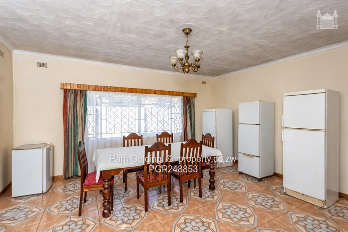 Spacious Family Home Emerald Hill