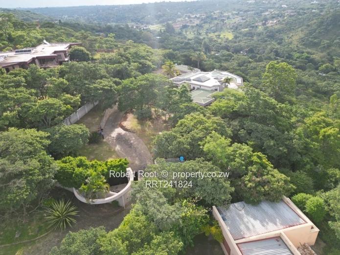 Folyjon Magnificient 5-Bed Furnished Villa with Pool & Borehole