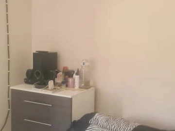 2 Bedroom Flat & Apartment