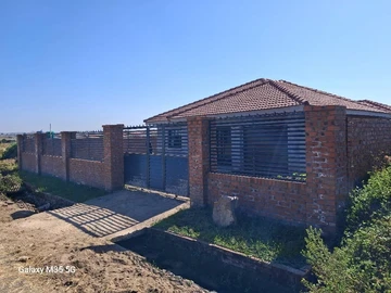 Chipukutu Damofalls 4 Bedroomed House For Sale 