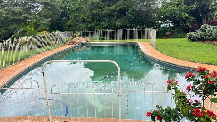 Family home close to Chisipite school 