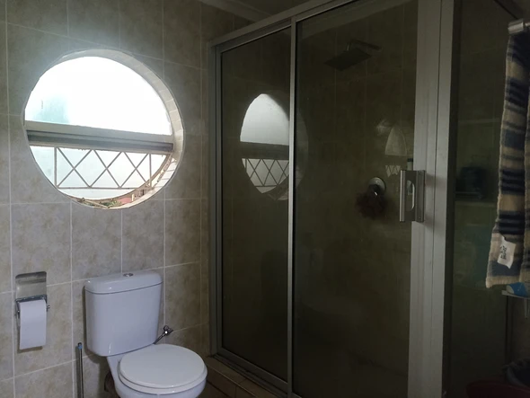 3 Bedroom Flat & Apartment