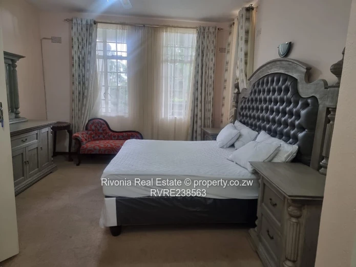 3 Beds Helensvale ,fully furnished garden flat to let 