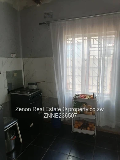 4bedroom house in Kuwadzana 4 extension with Title Deeds, 43k