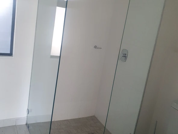 2 Bedroom Flat & Apartment