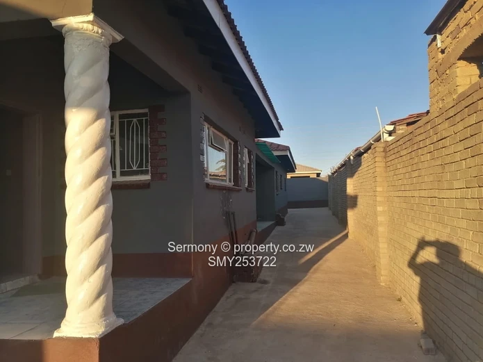 Massive Residential Property In Chipukutu Up For Grabs, 