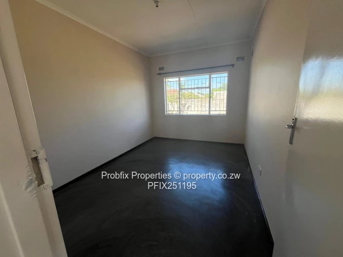 Harare Avenues- Neat  2 bed flat for sale
