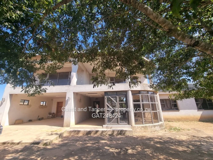 SPACIOUS FAMILY HOME ON 2284sqm FOR SALE IN RIVERSIDE, RUWA 