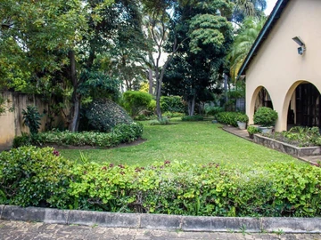 5 Bedroom House