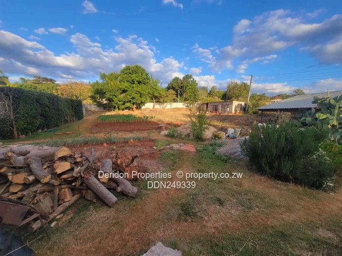 2100 m² Quinnington Stand, Harare North — With Garage