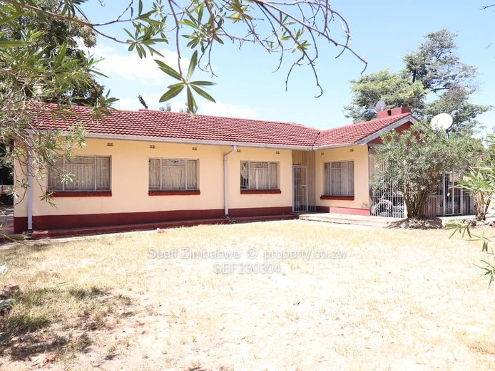 Charming 3-Bedroom Home with Borehole in  Waterfalls!
