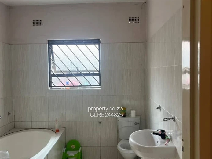 3-Bed Home with Borehole & Paved Yard in Madokero