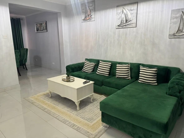 2 Bedroom Flat & Apartment