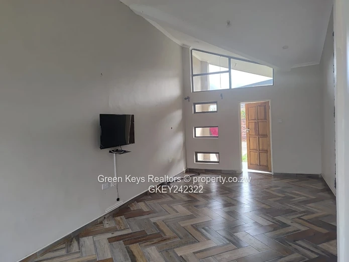 Modern 2-Bed Townhouse in Madokero Complex with Solar