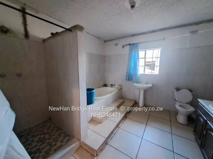 Borrowdale 4-Bed Home with Cottage on 1534m² Stand with Borehole