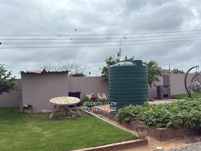 *_Westgate Sandton 5 Bedroomed House For Sale