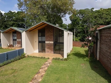 4 Bedroom Flat & Apartment