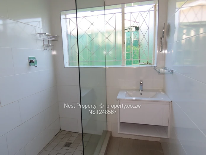 Neat 2- Bedroom Garden Flat in Greystone Park! (Sole Mandate)