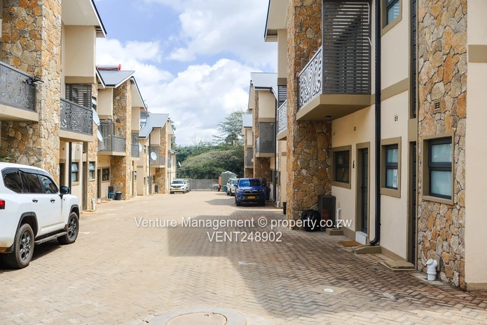 Newlands Townhouse To Let