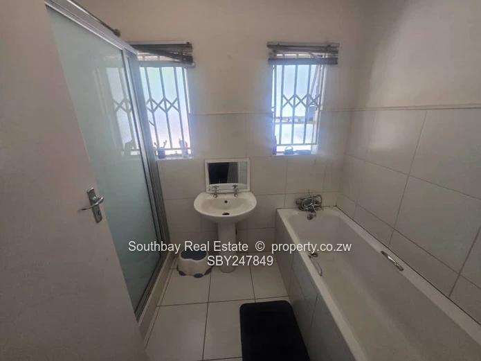 5 bed house to let (Sole Mandate)