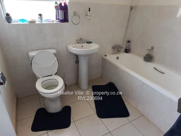 2 bed flat to let greendale