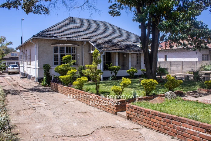 Great Location -Upper Avenues