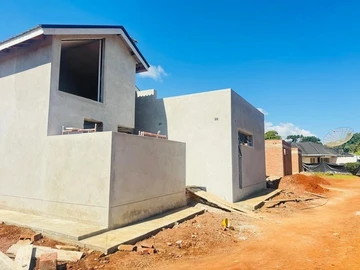 4 Bedroom Flat & Apartment