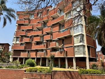 2 Bedroom Flat & Apartment
