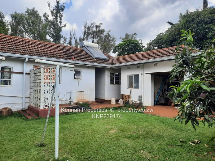 Neat  3 Bedroomed Home Close to Hellenic Schools
