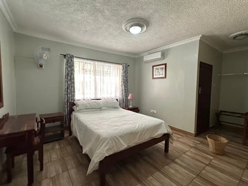 8 Bedroom House
