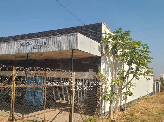 Chitungwiza Commercial Warehouse – Ideal For Manufacturing And Distribution