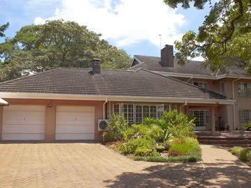 6 Bedroom House