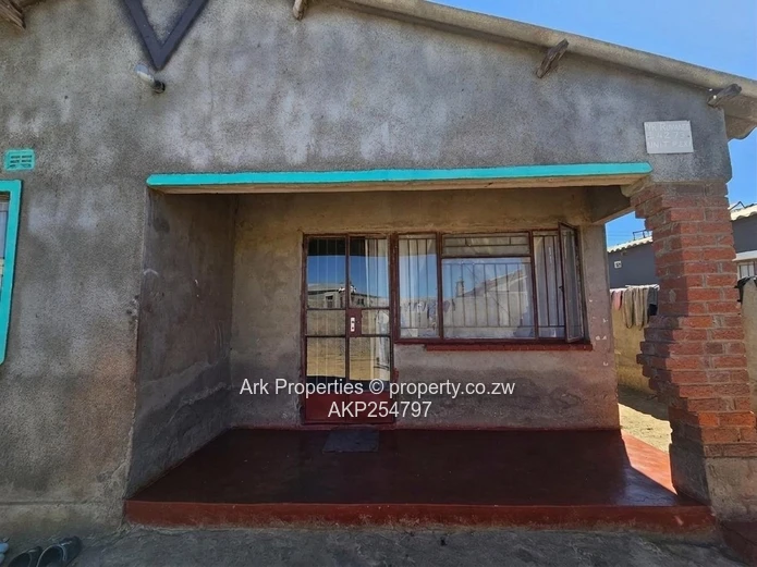 Chitungwiza Unit P Extension | Property For Sale